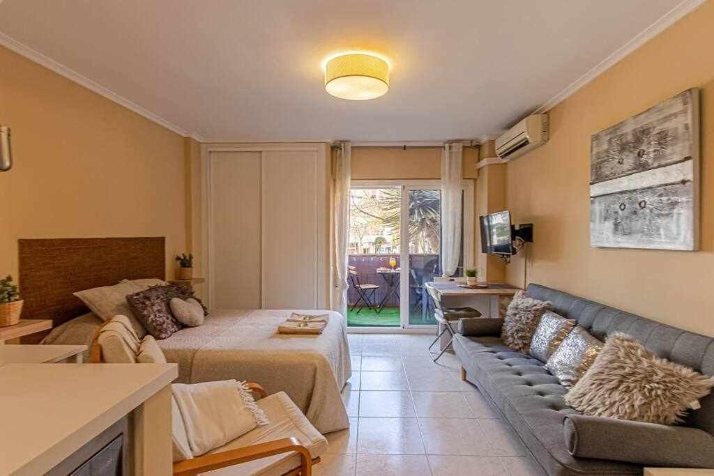 797 Holiday Rentals - Equipado Estudio Cerca Del Parque La Paloma Benalmadena Bagian luar foto