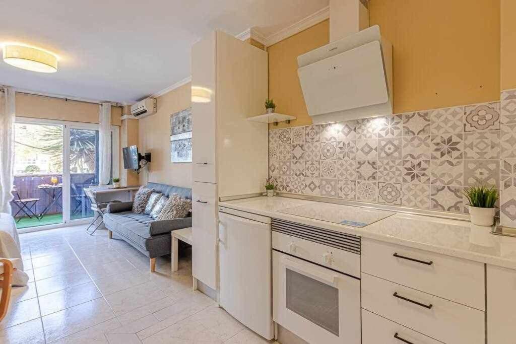797 Holiday Rentals - Equipado Estudio Cerca Del Parque La Paloma Benalmadena Bagian luar foto