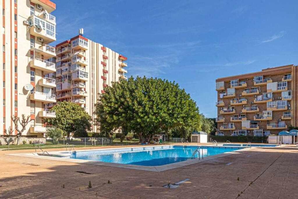 797 Holiday Rentals - Equipado Estudio Cerca Del Parque La Paloma Benalmadena Bagian luar foto