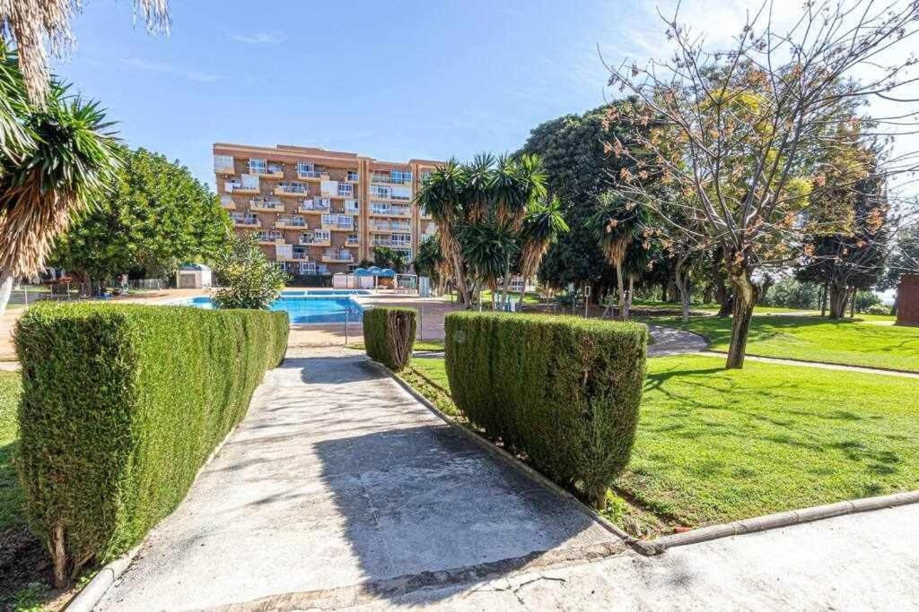 797 Holiday Rentals - Equipado Estudio Cerca Del Parque La Paloma Benalmadena Bagian luar foto