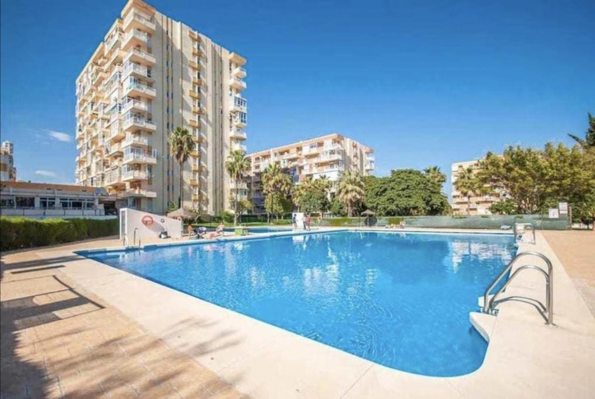 797 Holiday Rentals - Equipado Estudio Cerca Del Parque La Paloma Benalmadena Bagian luar foto